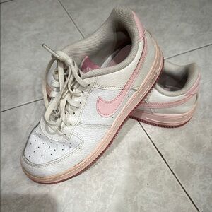 Nike Kids White and Pink Sneakers sz 2.5